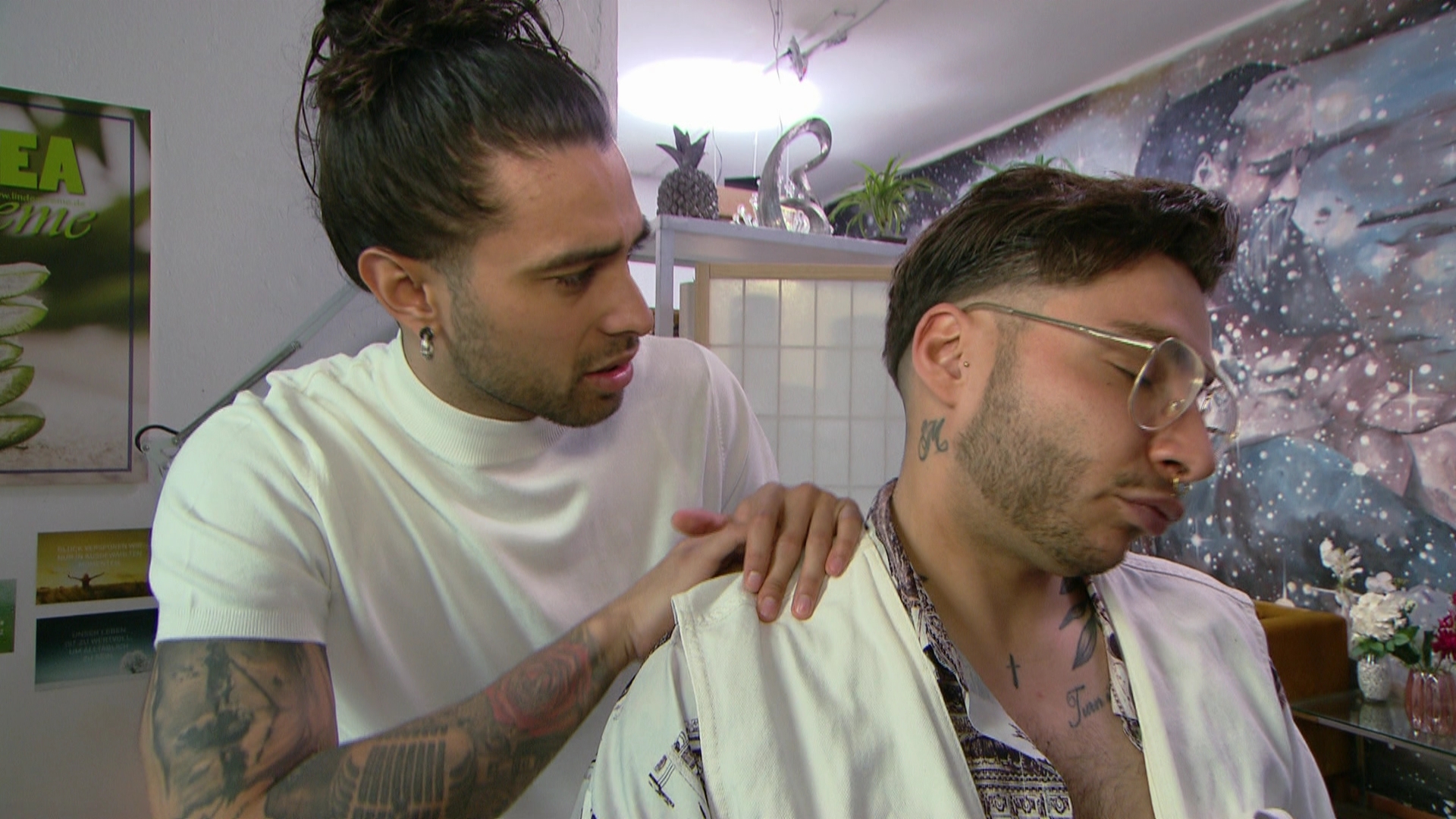 Rick versucht Miguel auf sich aufmerksam zu machen (Video) Berlin Tag & Nacht RTLZWEI Rick versucht Miguel auf sich aufmerksam zu machen (Video) Berlin Tag & Nacht RTLZWEI