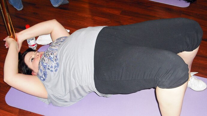 Loui will mit Hilfe von Poledance abnehmen.