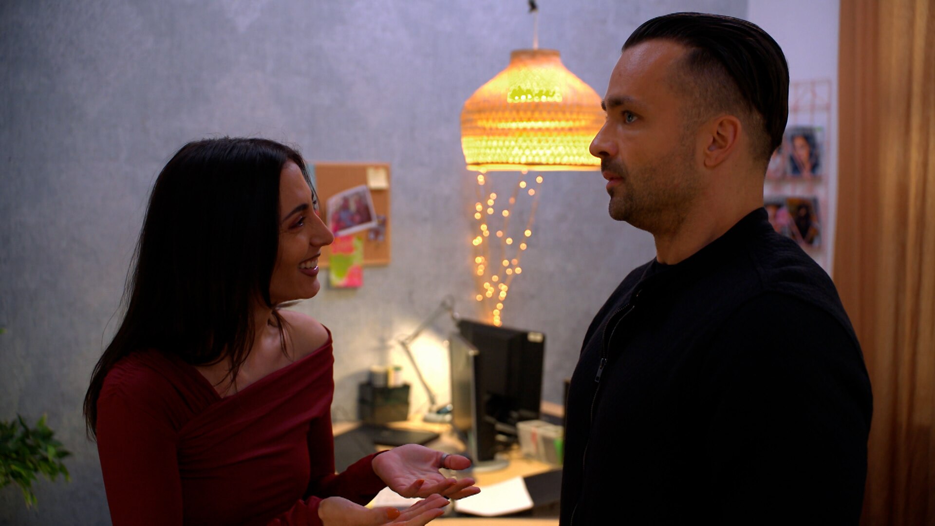 Eifersuchts-Alarm bei Mike! (Video) - Berlin - Tag & Nacht - RTLZWEI