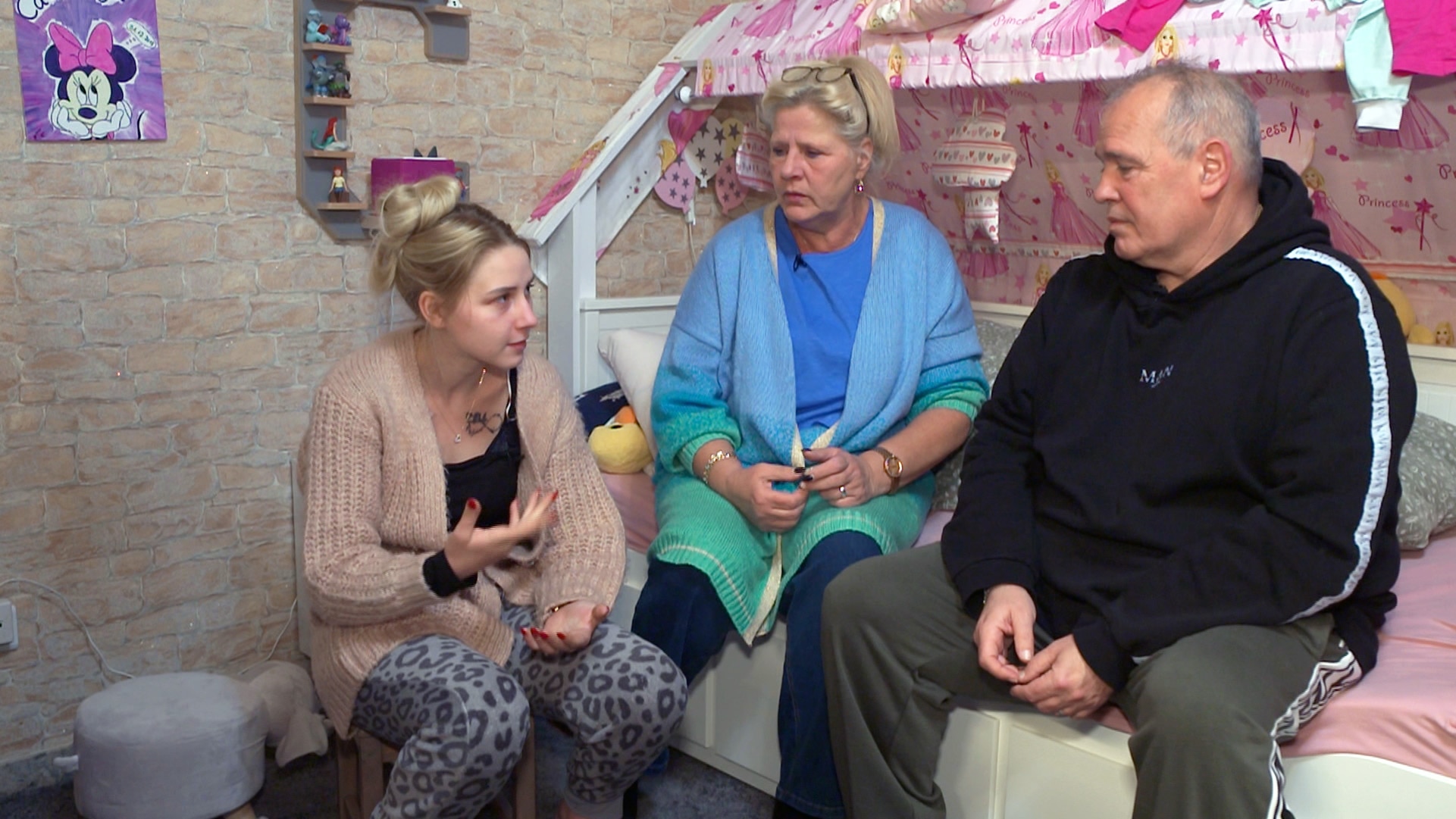 Alle Infos zu Sendezeiten & Folgen - Die Wollnys - Eine schrecklich große  Familie - RTLZWEI