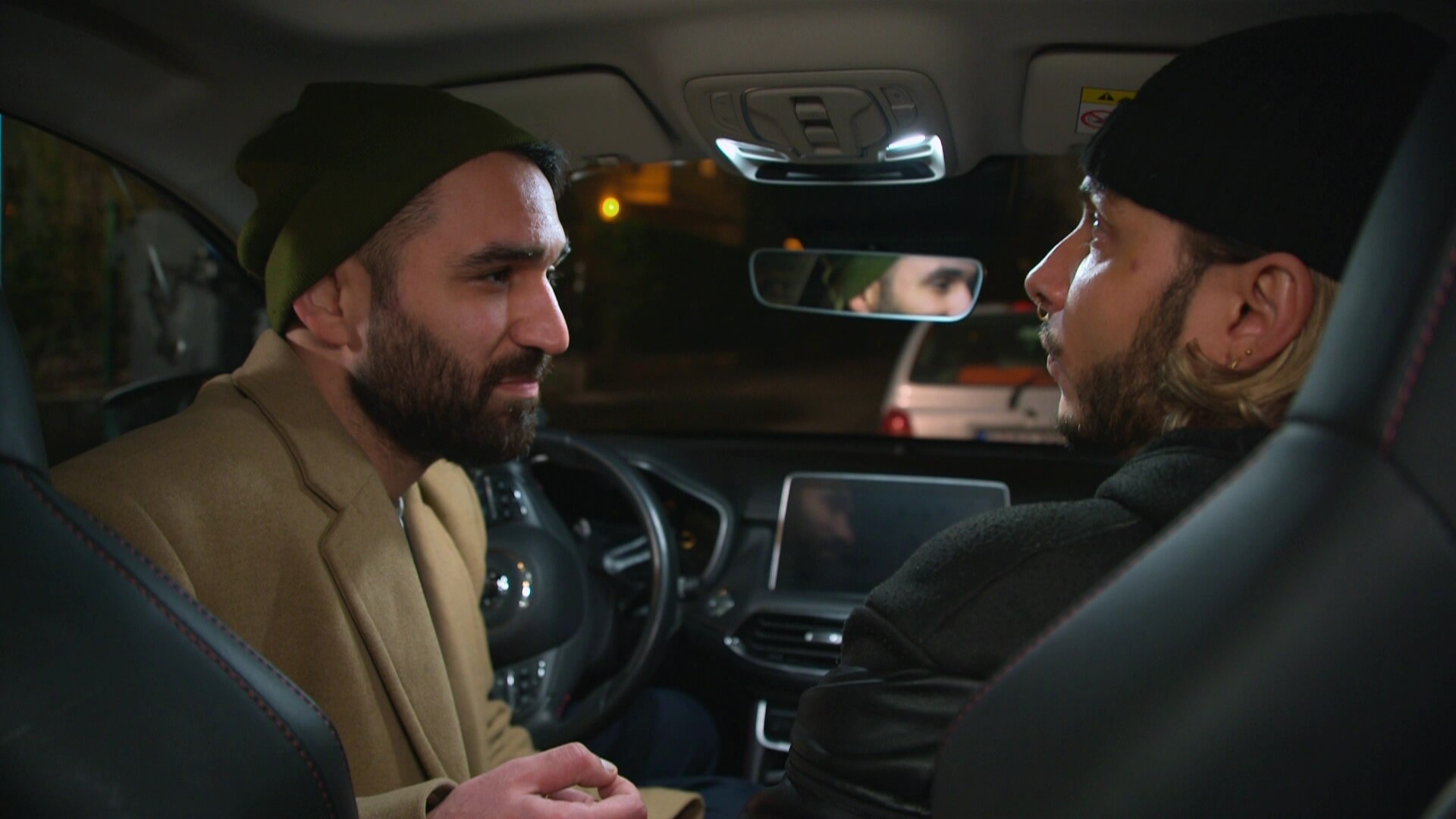 Berlin Tag Und Nacht Karim SCHOCKIERT: Karim sieht Rick und Nuri knutschen! (Video) - Berlin - Tag