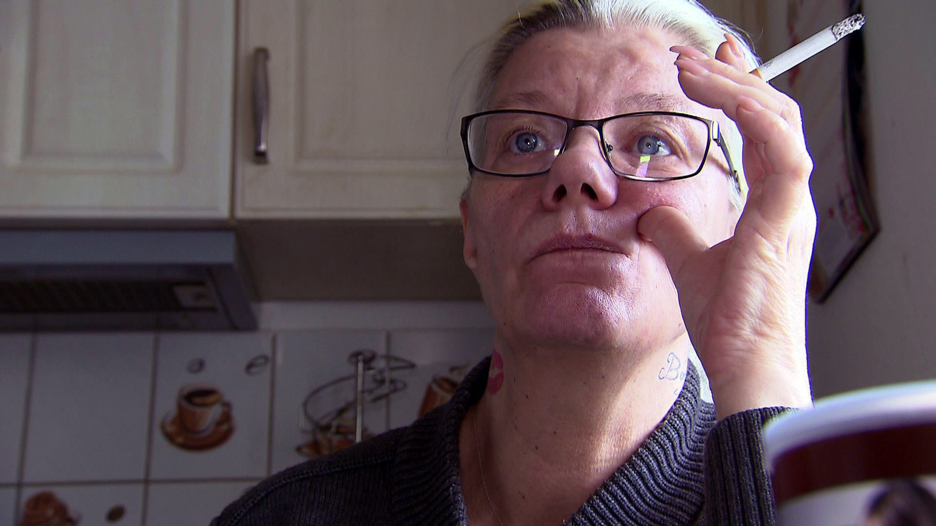 Beate kann nicht bei ihrem Sohn im Krankenhaus bleiben (Video) - Hartz und herzlich - Tag für Tag - RTLZWEI