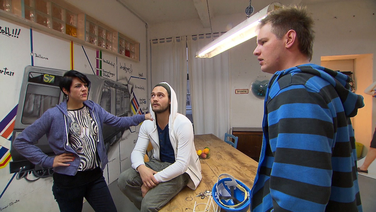 Berlin Tag Und Nacht Marcel Im Krankenhaus Episode 0589 - Berlin - Tag & Nacht - RTLZWEI