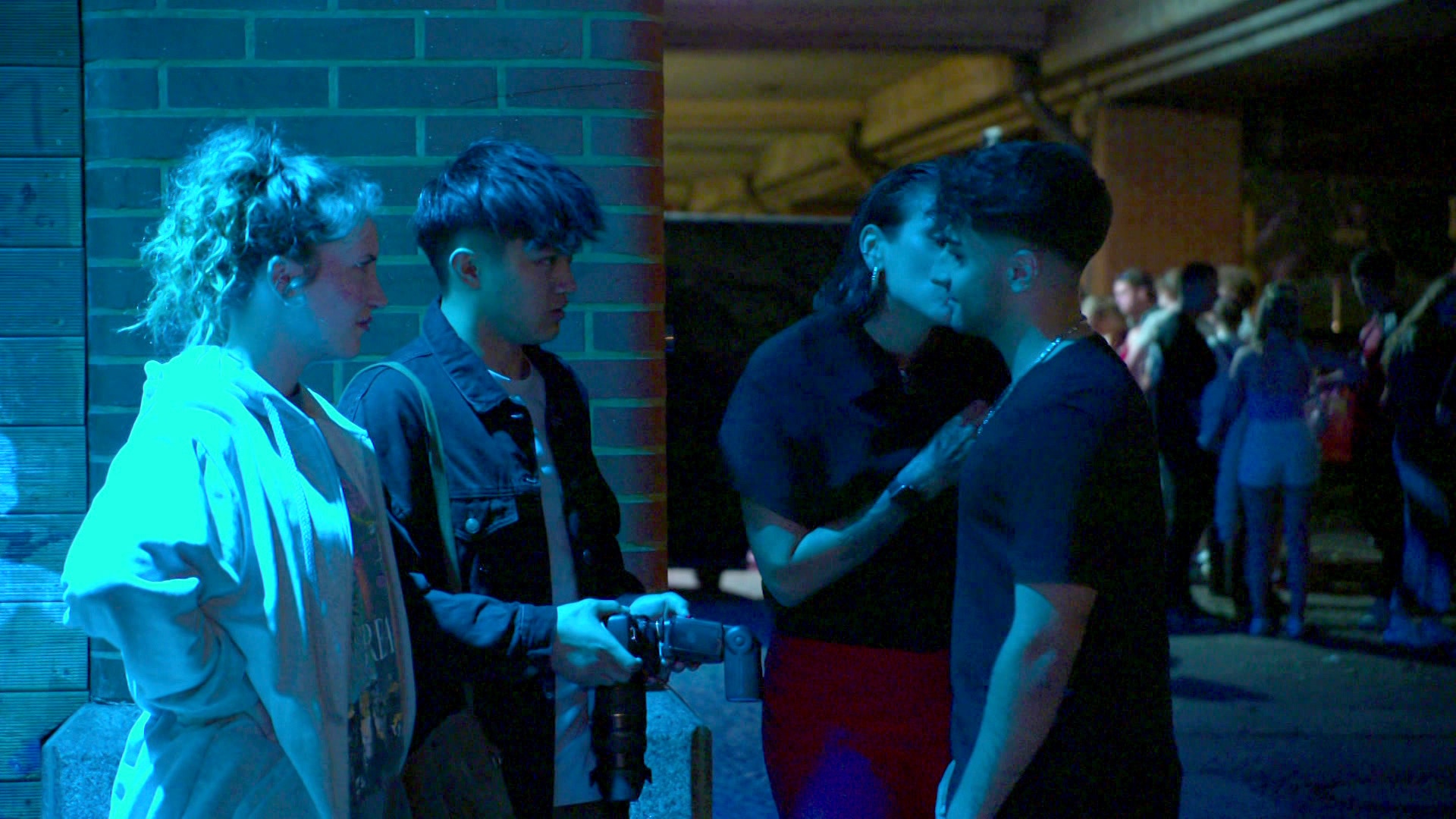 Nur ein Kuss - Berlin - Tag & Nacht - RTLZWEI