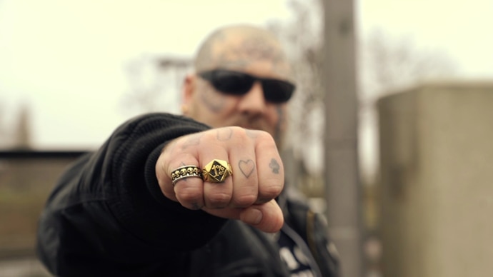 In den letzten Jahren schafft es Berlin-Neukölln immer wieder in die Schlagzeilen: Mal wird es beschrieben als das neue Berliner Hipster-Viertel. Mal eskaliert wieder einemal die Gewalt in den Straßen rund um die Sonnenallee.