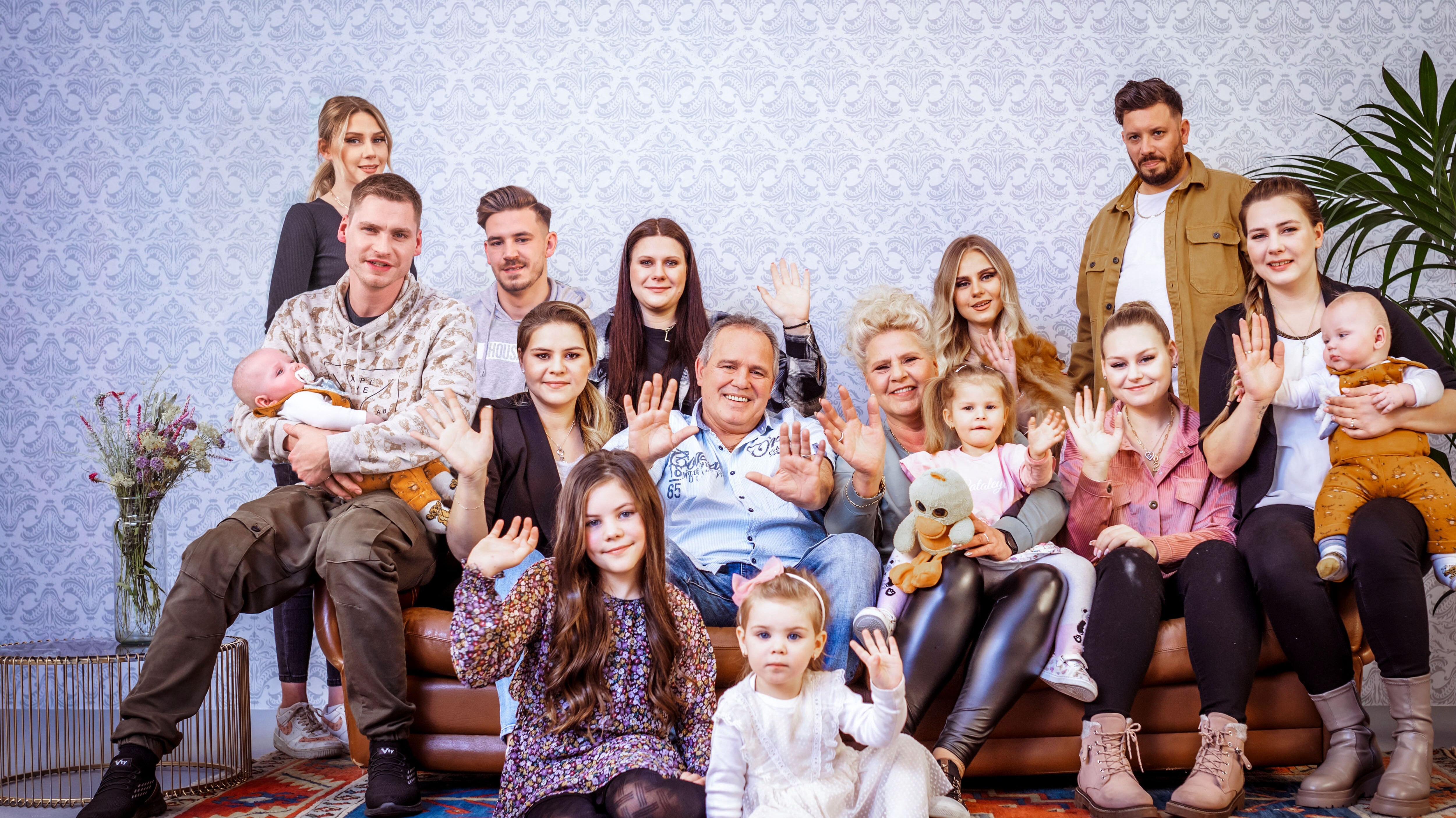 Meldung: Die beliebte Großfamilie kehrt auf die Bildschirme zurück: Neue  Folgen „Die Wollnys“ ab 10. August bei RTLZWEI - RTLZWEI Unternehmen