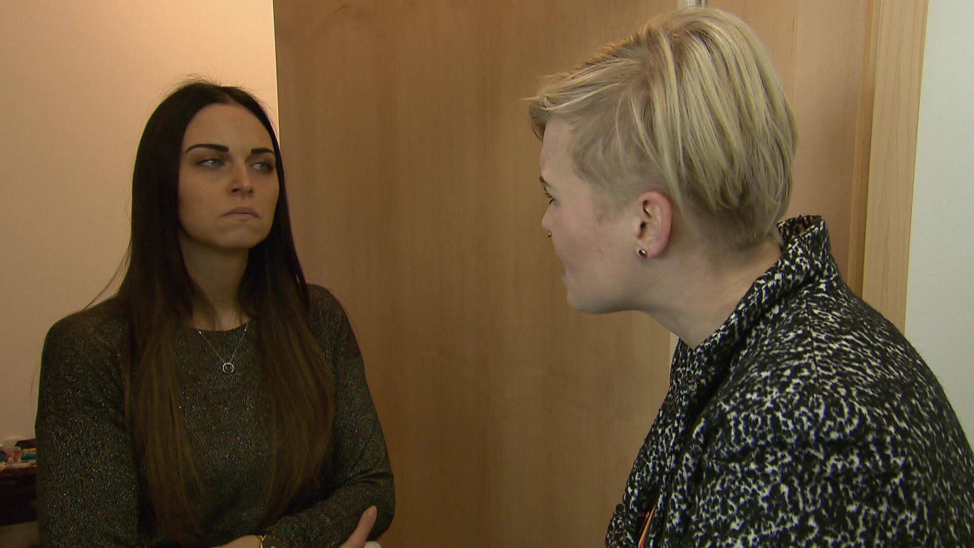 Abenteuerlustiger Tattoo-Freak: Mel im Interview (Video) - Köln ...