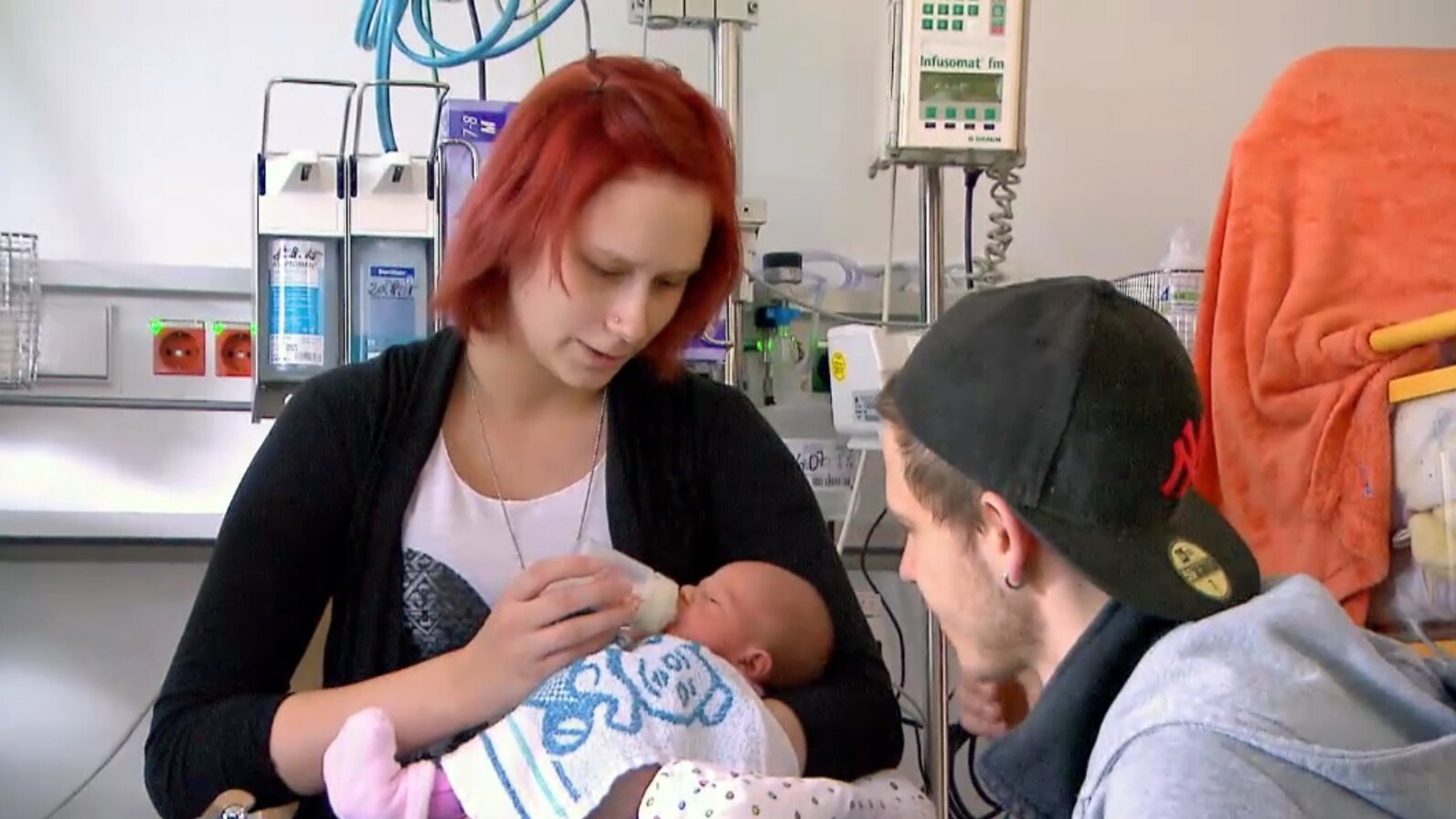 Baby Leona kuschelt mit Papa (Folge 30) (Video) - Babys! Kleines ...