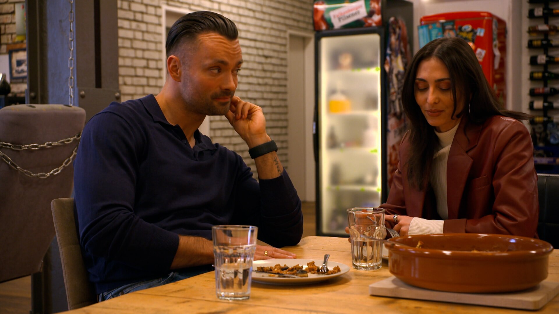 Mike & Sara: Ein Date in der WG?! (Video) - Berlin - Tag & Nacht - RTLZWEI