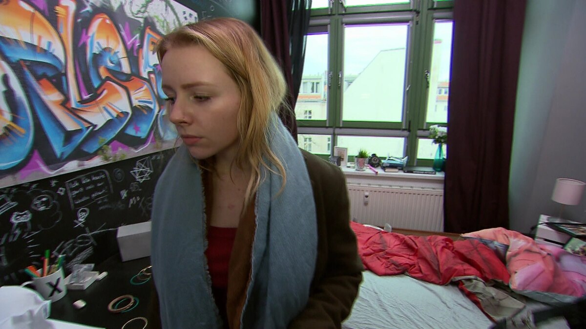 Emmi geschockt Jannes will die Trennung nicht akzeptieren! (Video) Berlin Tag & Nacht RTLZWEI