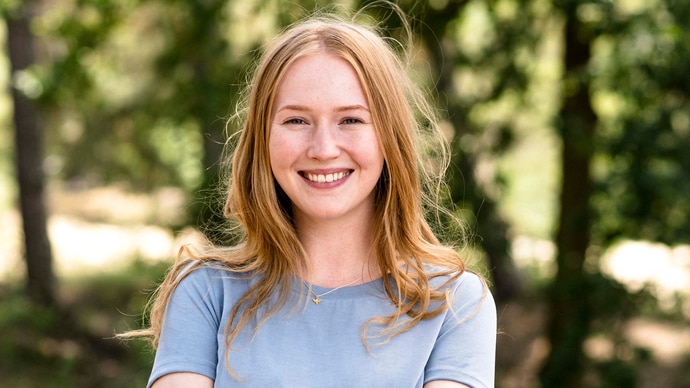 Wir sind jetzt: "Julia" wird gespielt von Gina Stiebitz.