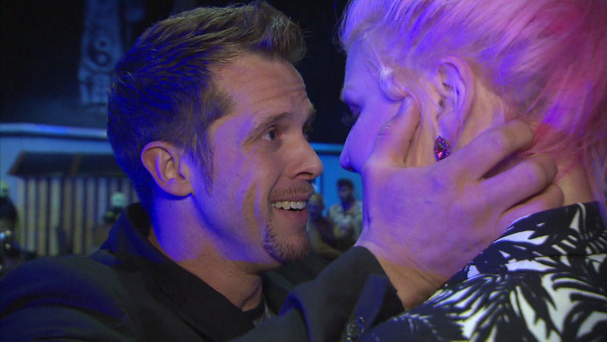 Berlin Tag Und Nacht Basti Betrügt Paula Paula liebt Basti noch immer (Video) - Berlin - Tag & Nacht - RTLZWEI