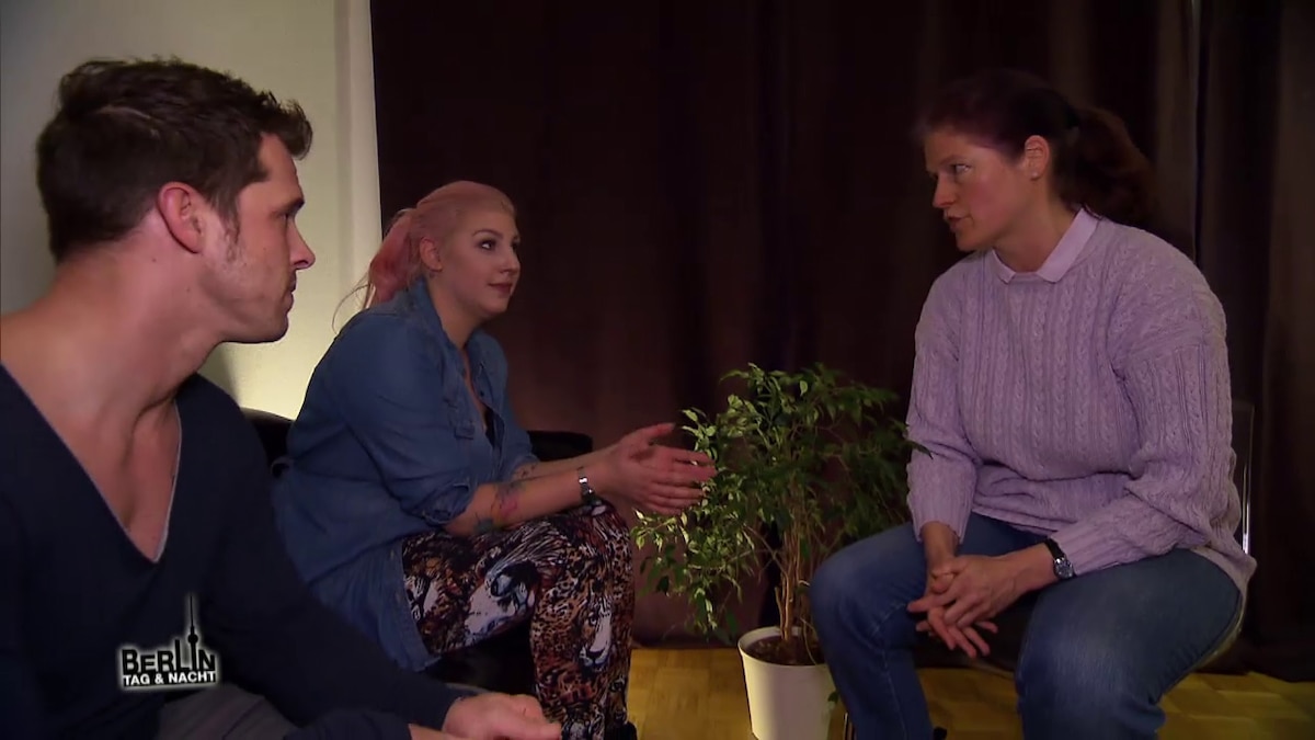 Berlin Tag Und Nacht Basti Betrügt Paula Paula und Basti in der Paartherapie (Video) - Berlin - Tag & Nacht