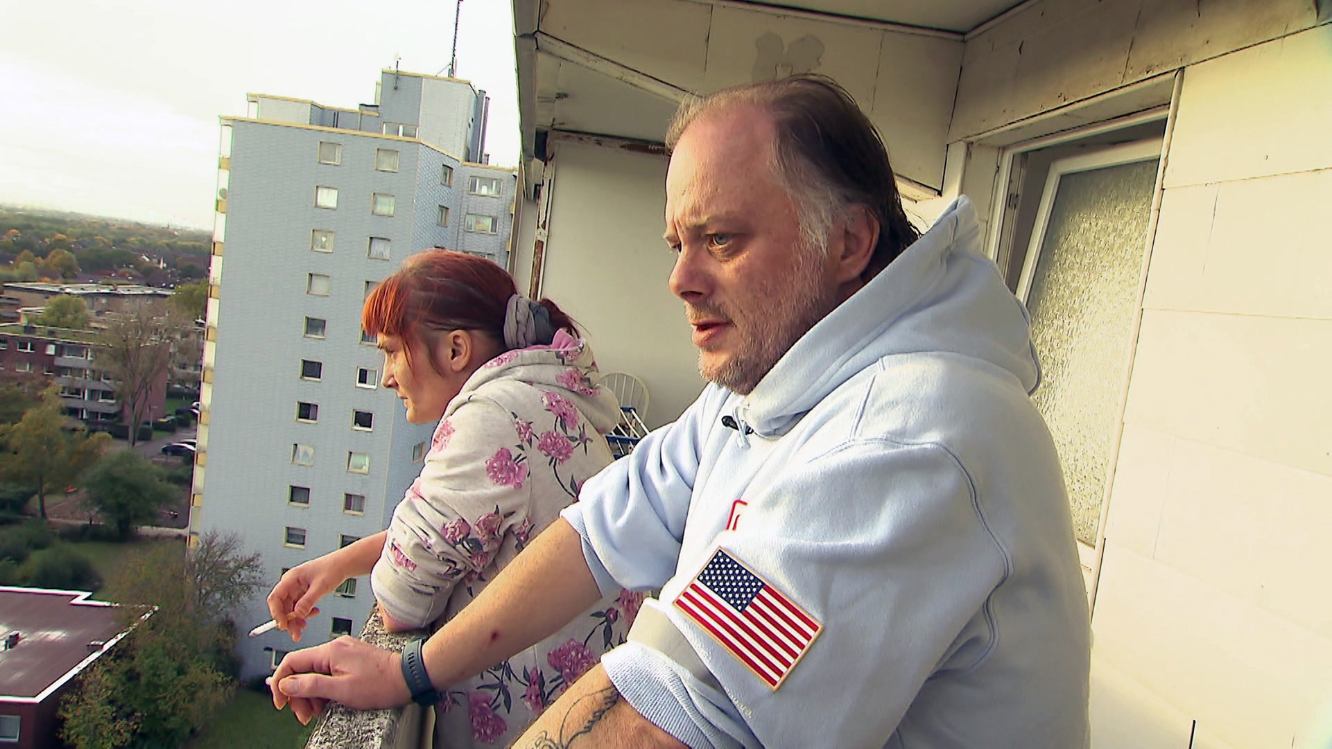 Carola und die Männer - Armes Deutschland - Stempeln oder abrackern? - RTLZWEI