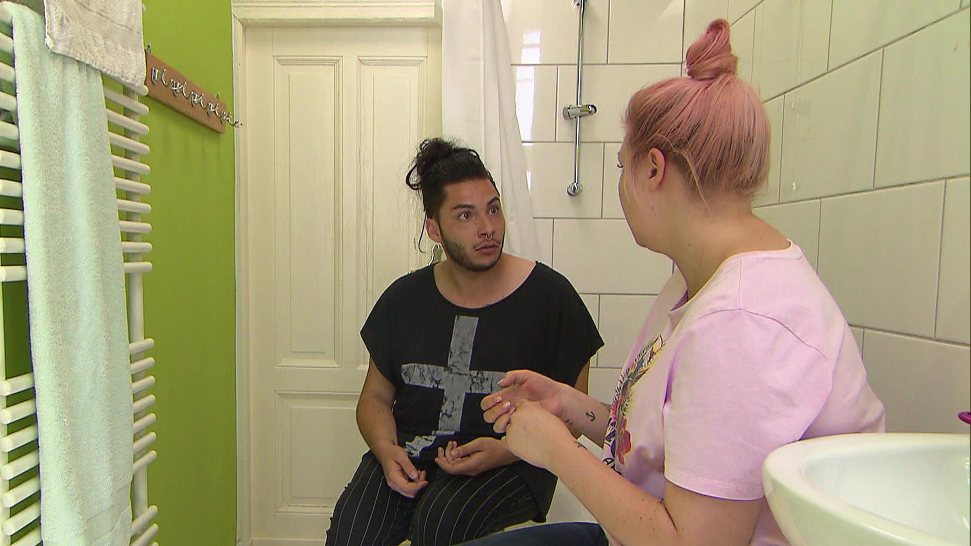 Feueralarm in der Schnitte (Video) - Berlin - Tag & Nacht - RTLZWEI