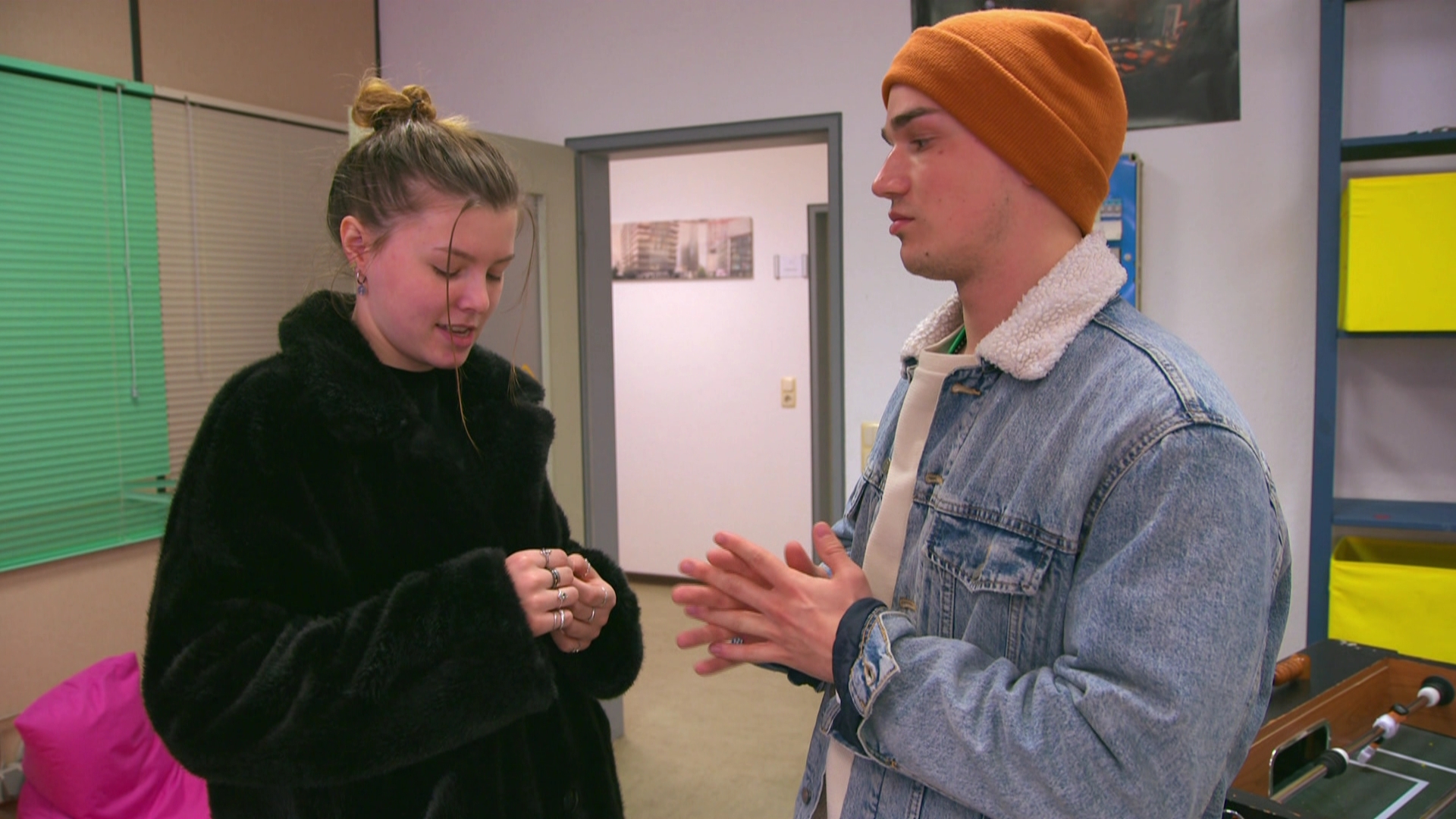 Jonas ist skeptisch (Video) Berlin Tag & Nacht RTLZWEI Jonas ist skeptisch (Video) Berlin Tag & Nacht RTLZWEI