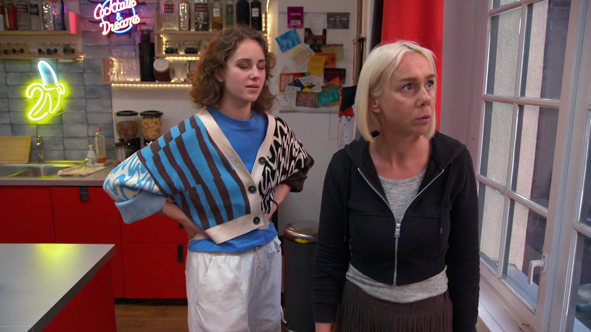 Basti will als Direktor wieder durchstarten! (Video) - Berlin - Tag & Nacht  - RTLZWEI