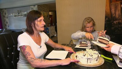 Armes Deutschland - Deine Kinder - Geburtstag in Armut