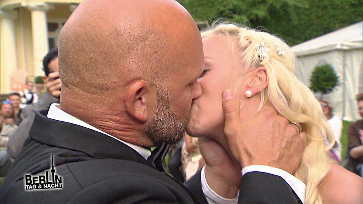 Die Traumhochzeit Peggy Und Joe Sagen Ja Video Berlin Tag Nacht Rtlzwei