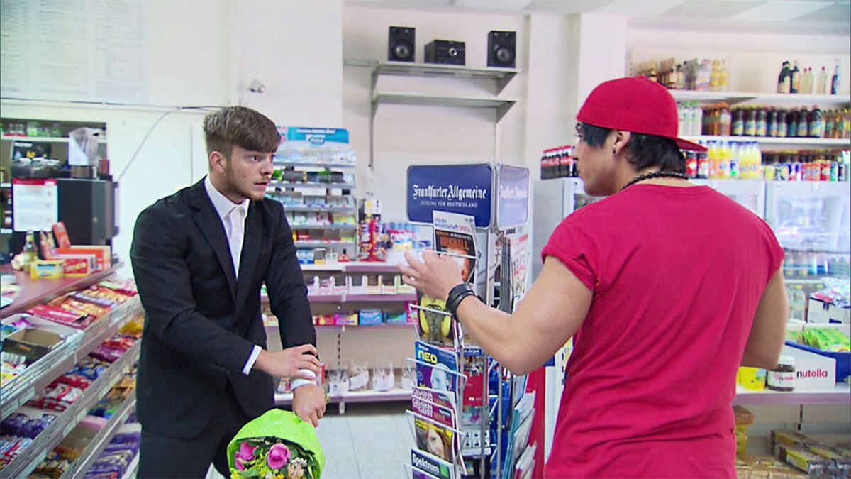 David im Anzug (Video) - Köln 50667 - RTLZWEI