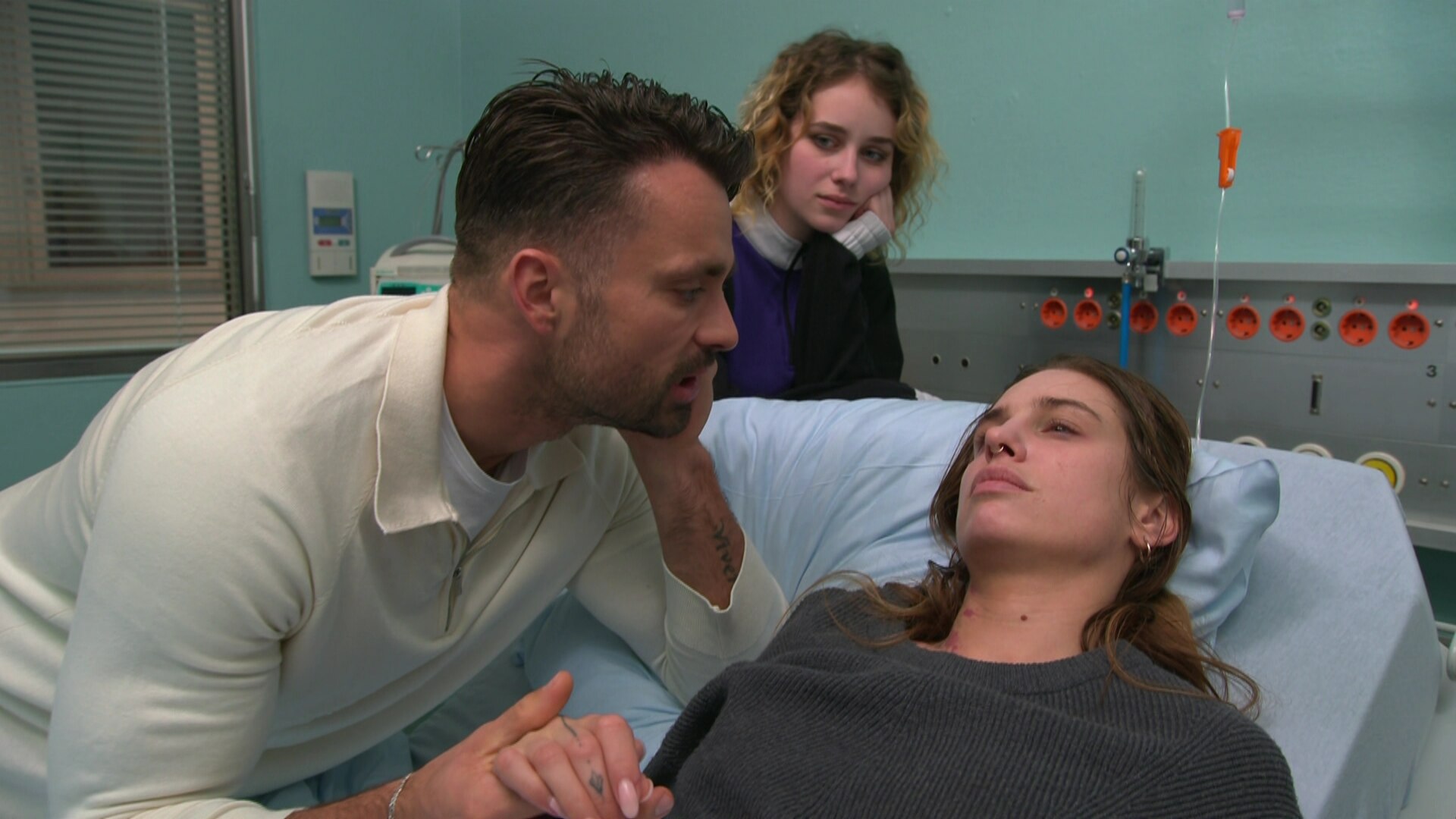 Berlin Tag Und Nacht Marcel Im Krankenhaus