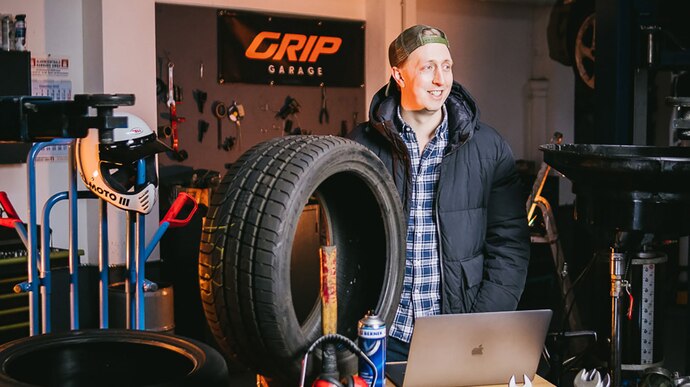 GRIP GARAGE_RTLZWEI_Gordian Madsen_Mike Walter_.jpg