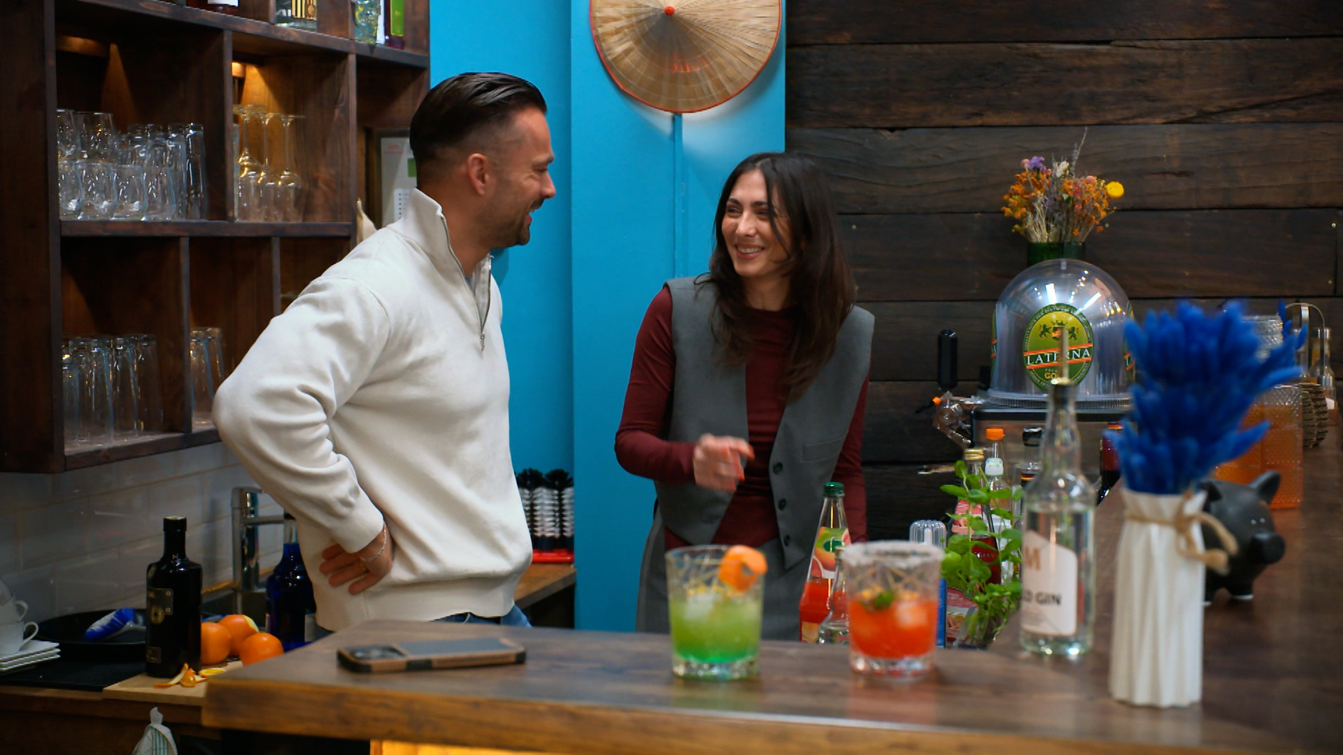 Mike spielt mit dem Feuer!