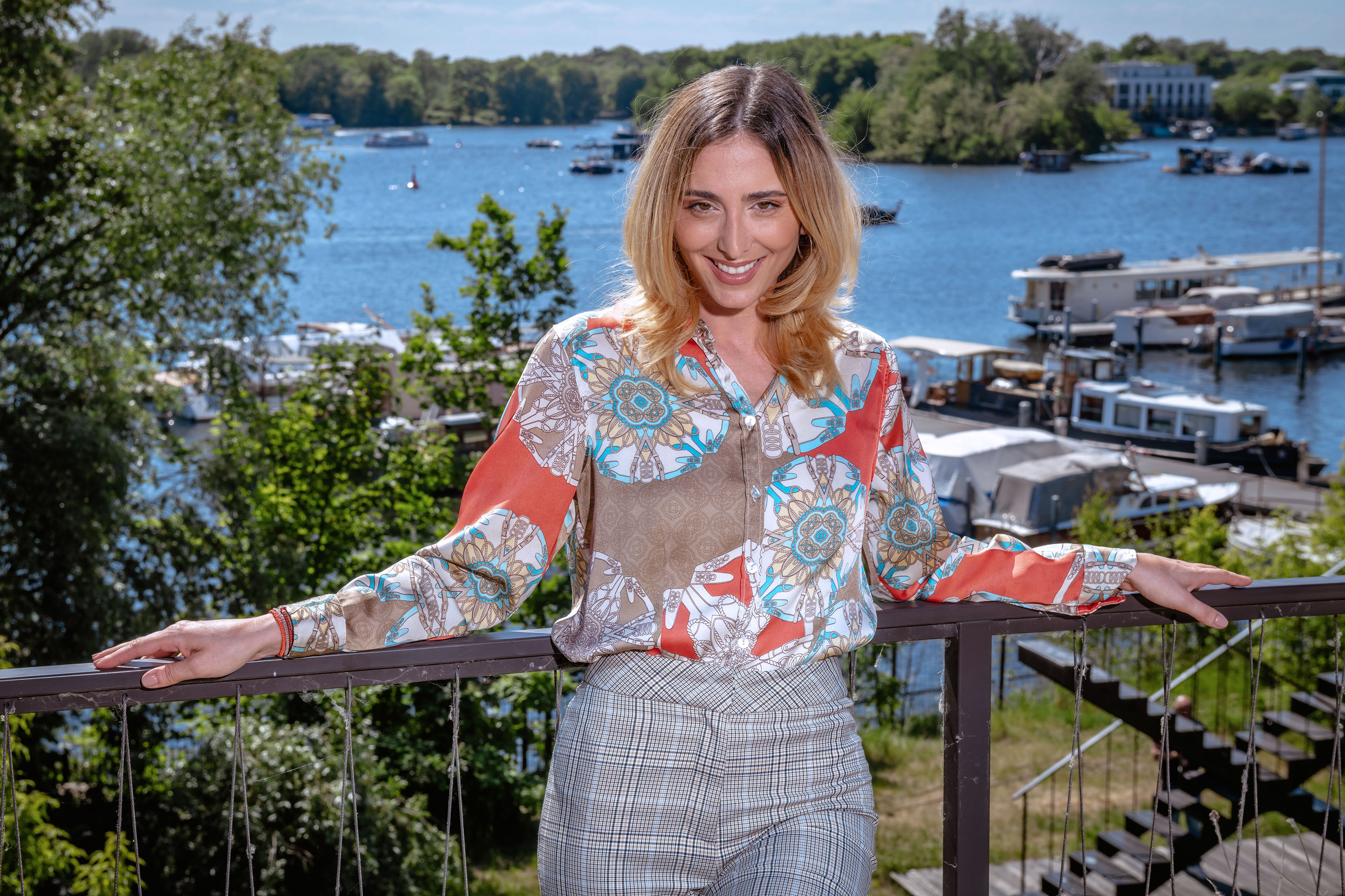 Nandia Siada als Sara bei BTN - Berlin - Tag & Nacht - RTLZWEI