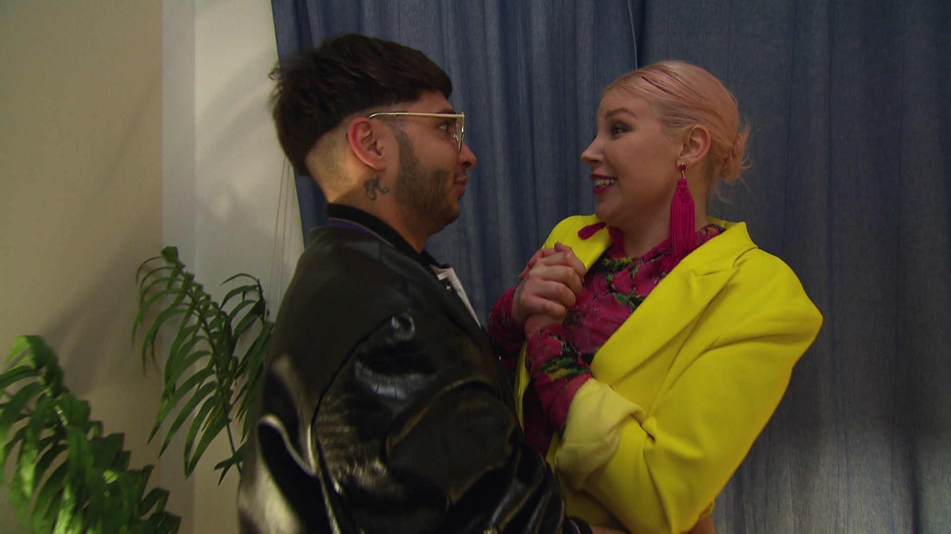 Paula will die Schnitte mit Rick doch übernehmen! (Video) Berlin Tag & Nacht RTLZWEI Paula will die Schnitte mit Rick doch übernehmen! (Video) Berlin Tag & Nacht RTLZWEI