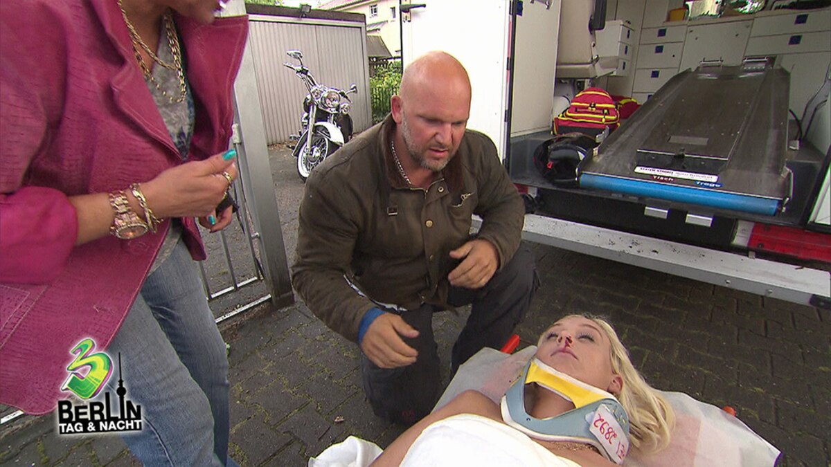 Peggy muss ins Krankenhaus! (Video) - Berlin - Tag & Nacht - RTLZWEI