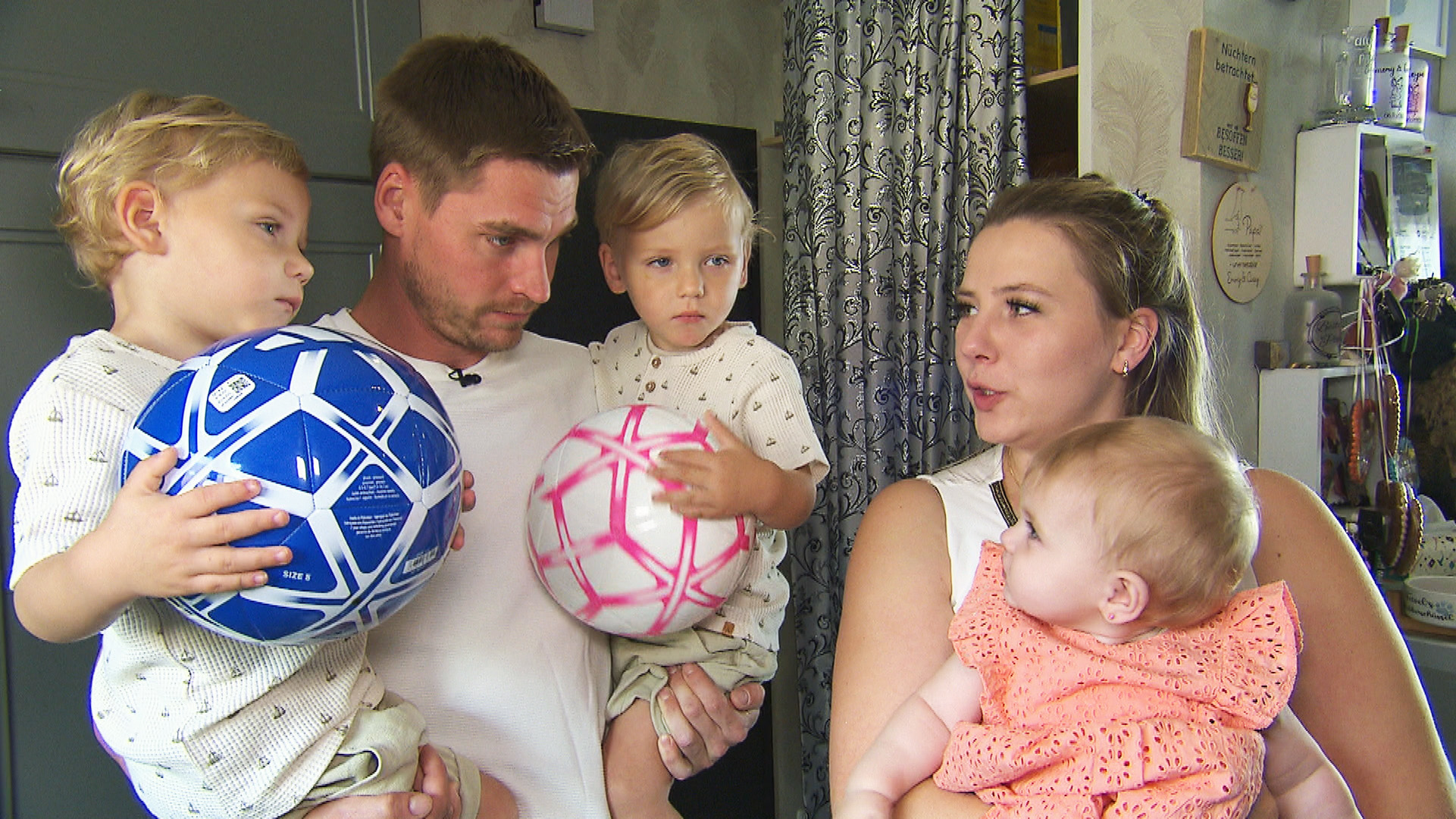 Die Kinder sorgen sich um Silvias Gesundheit - Die Wollnys - Eine schrecklich große Familie - RTLZWEI