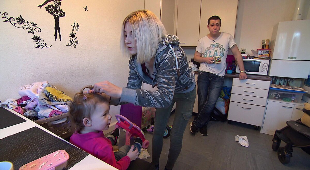 Unter einem Dach mit dem Ex (Video) - Teenie-Mütter - Wenn Kinder