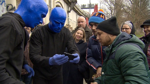berlin-tag-und-nacht-1907-blue men-schmidti-kraetze.jpg