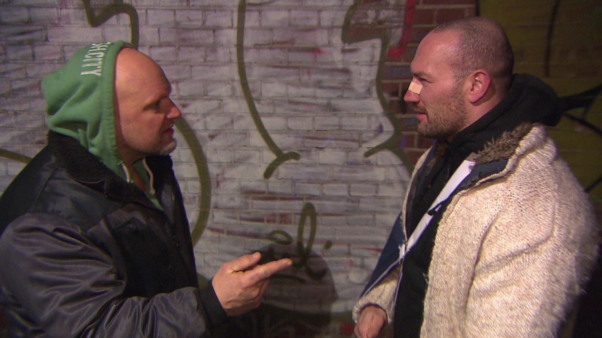 Adam lauert Joe auf (Video) Berlin