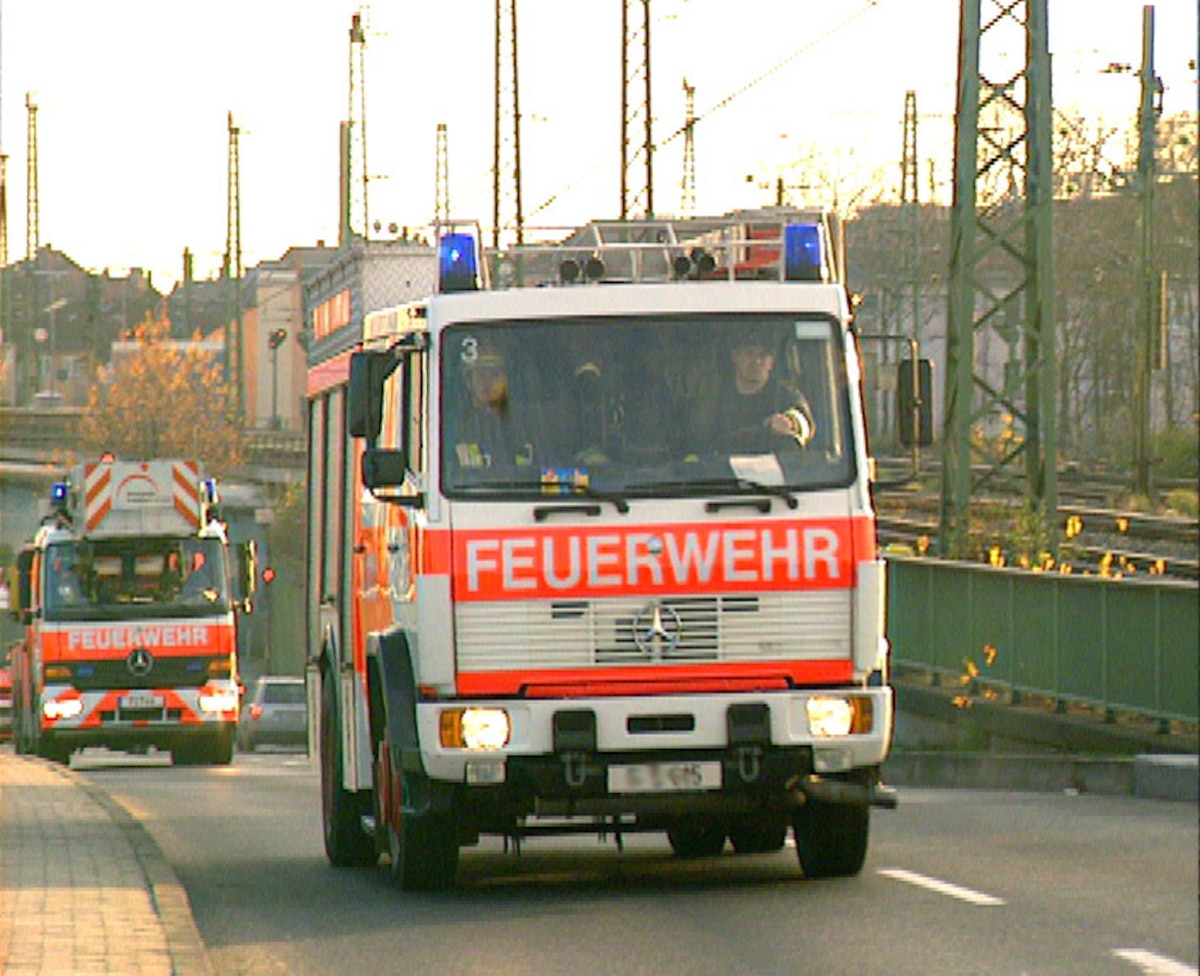 Retter im Einsatz Alarm für Feuerwache 1 EXKLUSIV DIE REPORTAGE RTLZWEI