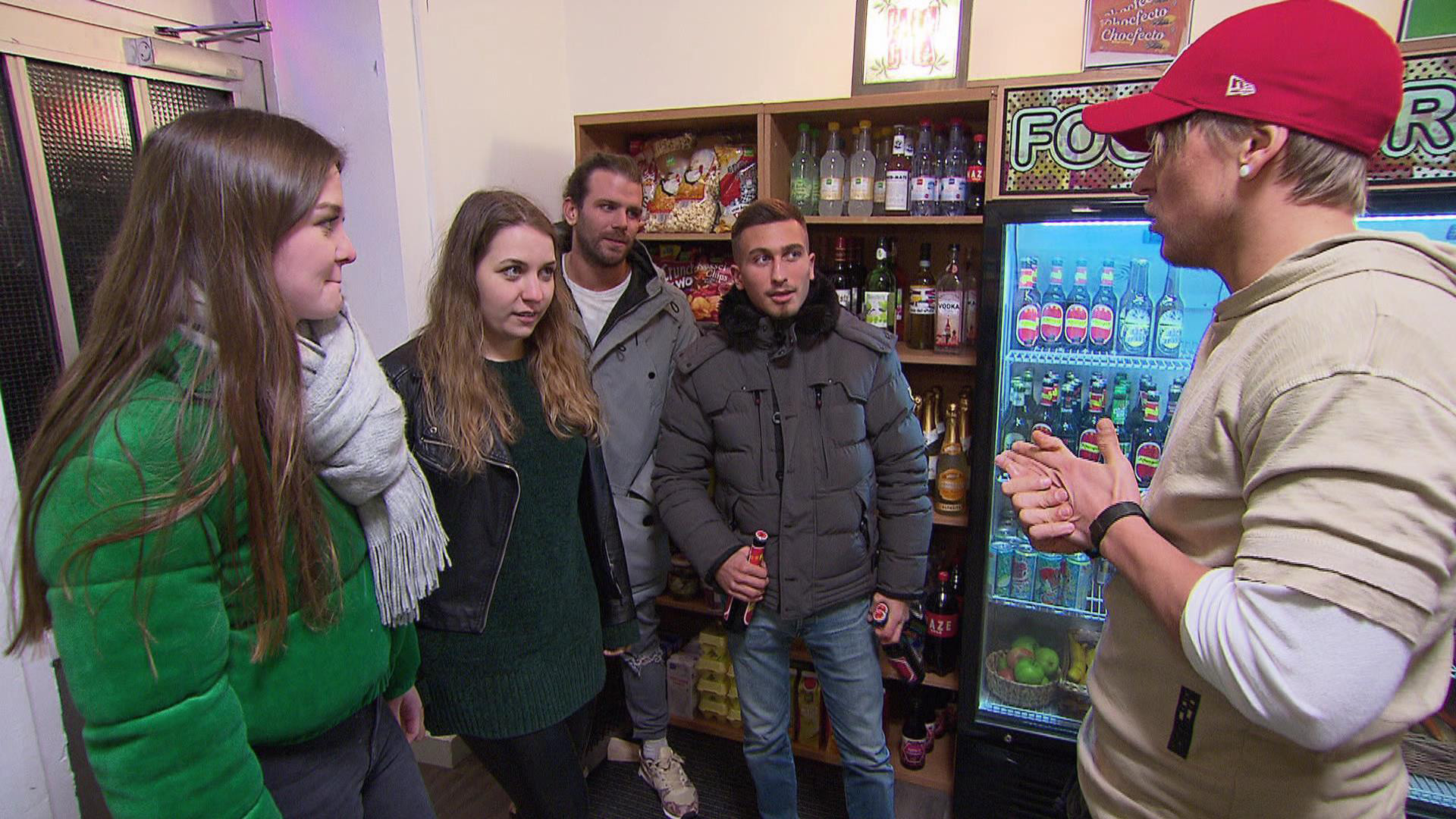 Kevin und die Penispumpe! (Video) - Kln 50667 - RTLZWEI Kevin und die Penispumpe! (Video) - Kln 50667 - RTLZWEI