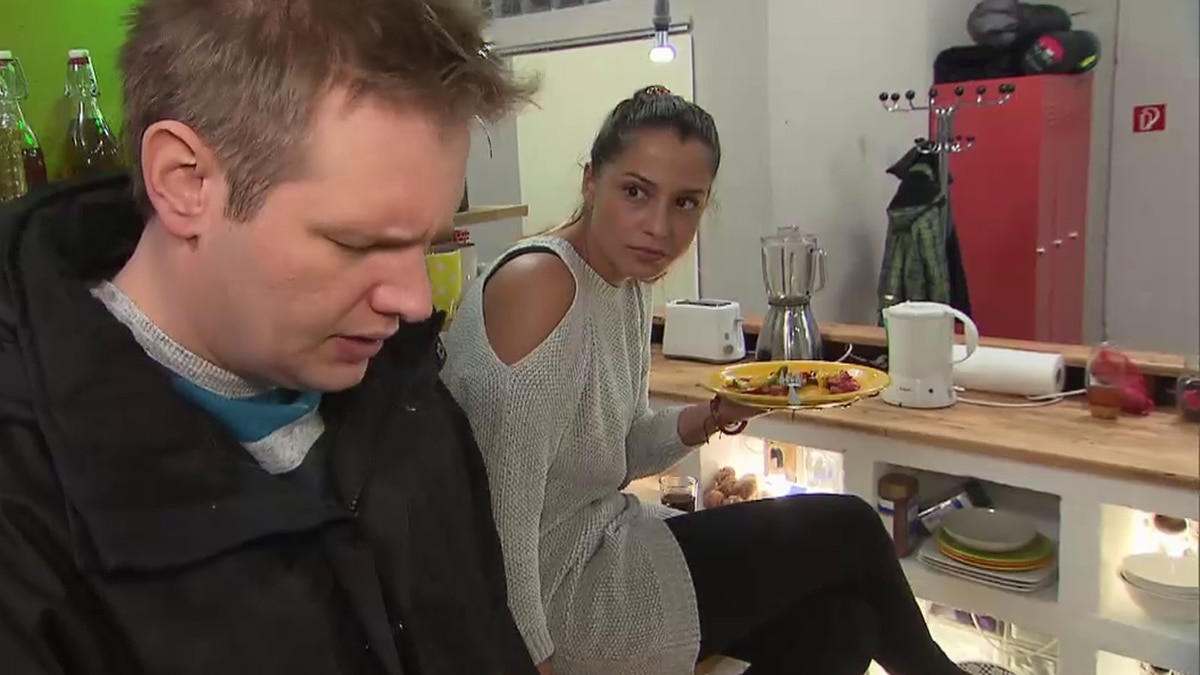 Ole sich um Brizis bestes Stück (Video) Berlin Tag & Nacht RTLZWEI
