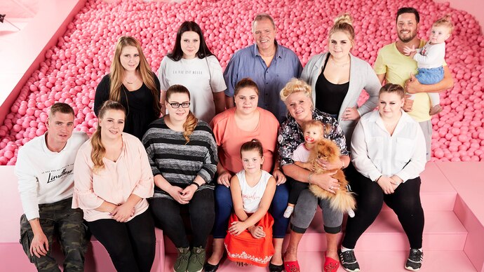 oben v.li. Loredana, Lavinia, Harald, Estefania, Flo, Anastasia
unten v.li.: Peter, Sarafina, Calantha, Silvana, Celina, Silvia, Sarah Jane