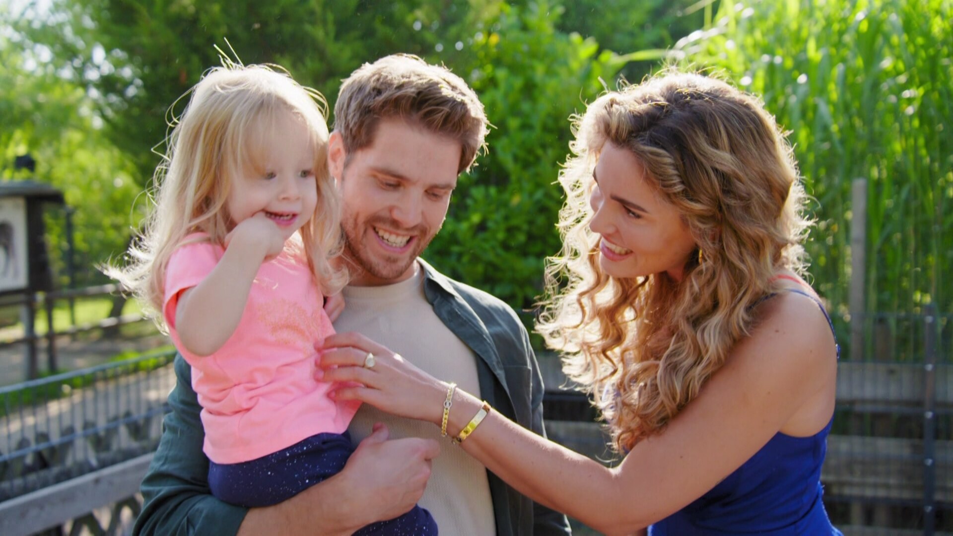 Leonie sexy und aufgebrezelt für... Ziegen?