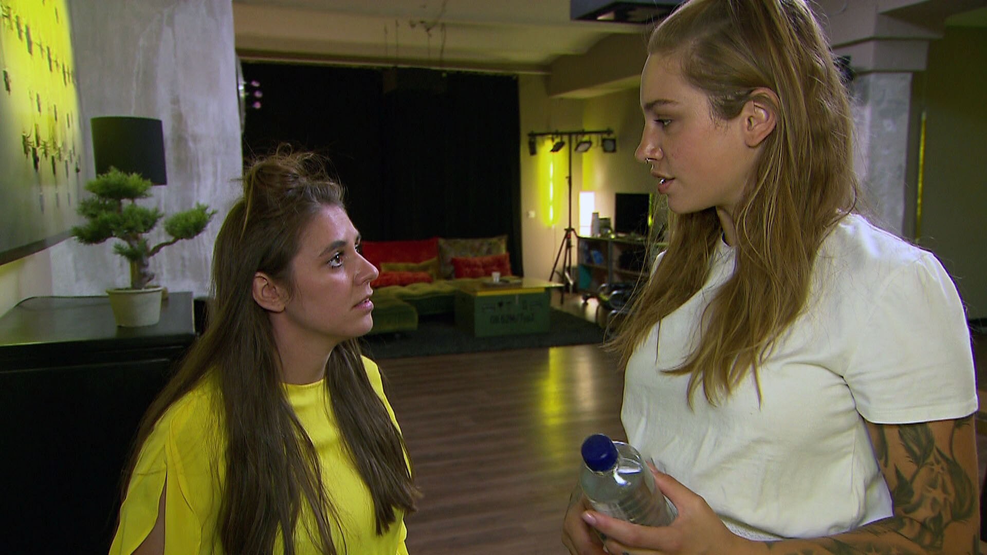 Pia stellt Milla ein Ultimatum (Video) - Berlin - Tag & Nacht ...