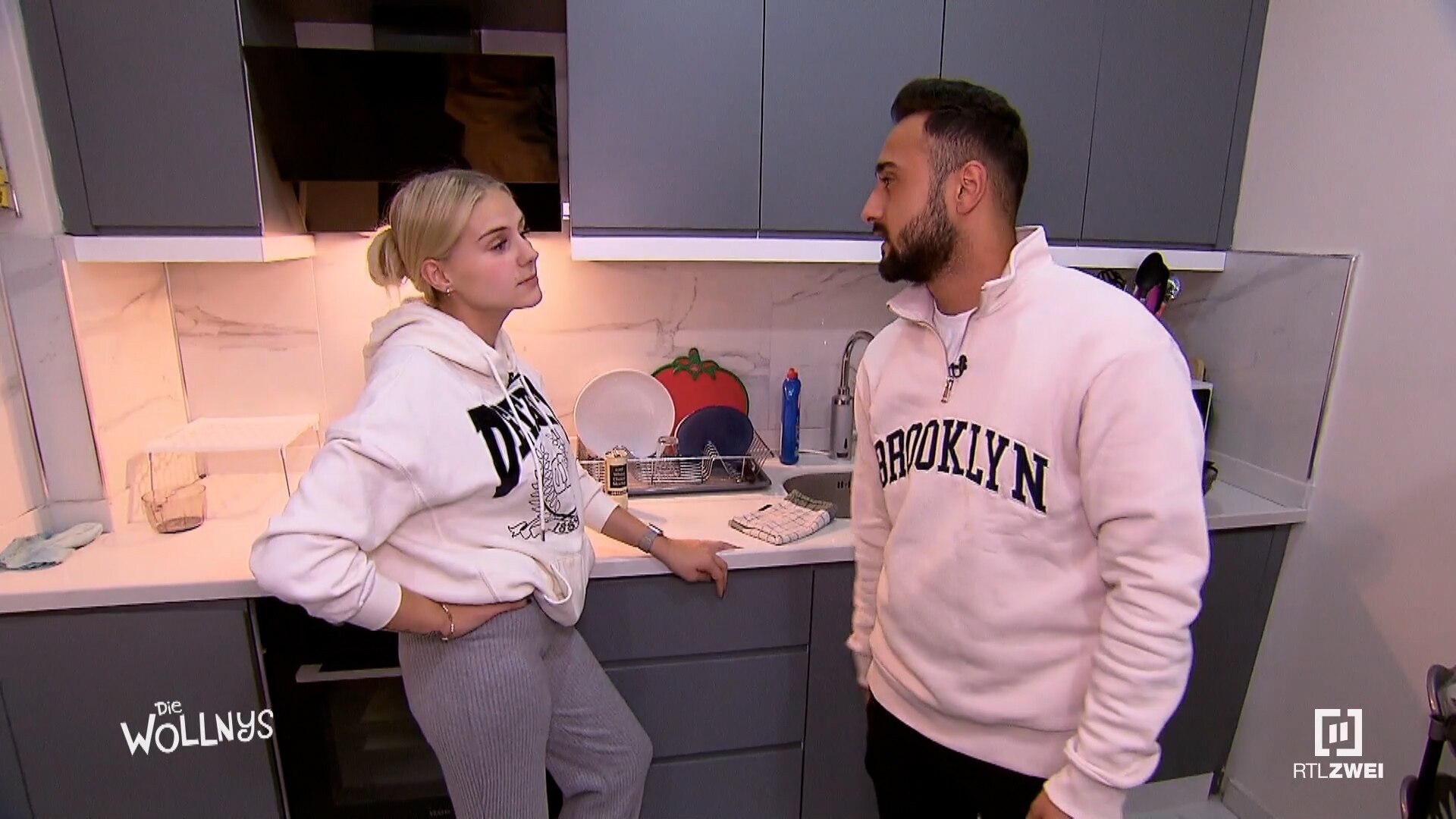 Ali und Servet machen ihren Führerschein! (Video) - Die Wollnys - Eine schrecklich große Familie - RTLZWEI