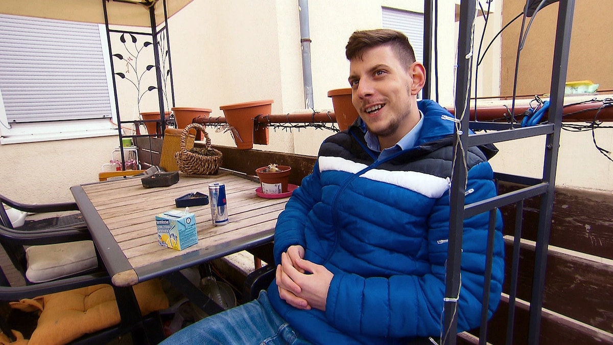 Glänzende Zukunft Hartz und herzlich Tag für Tag RTLZWEI Glänzende Zukunft Hartz und herzlich Tag für Tag RTLZWEI