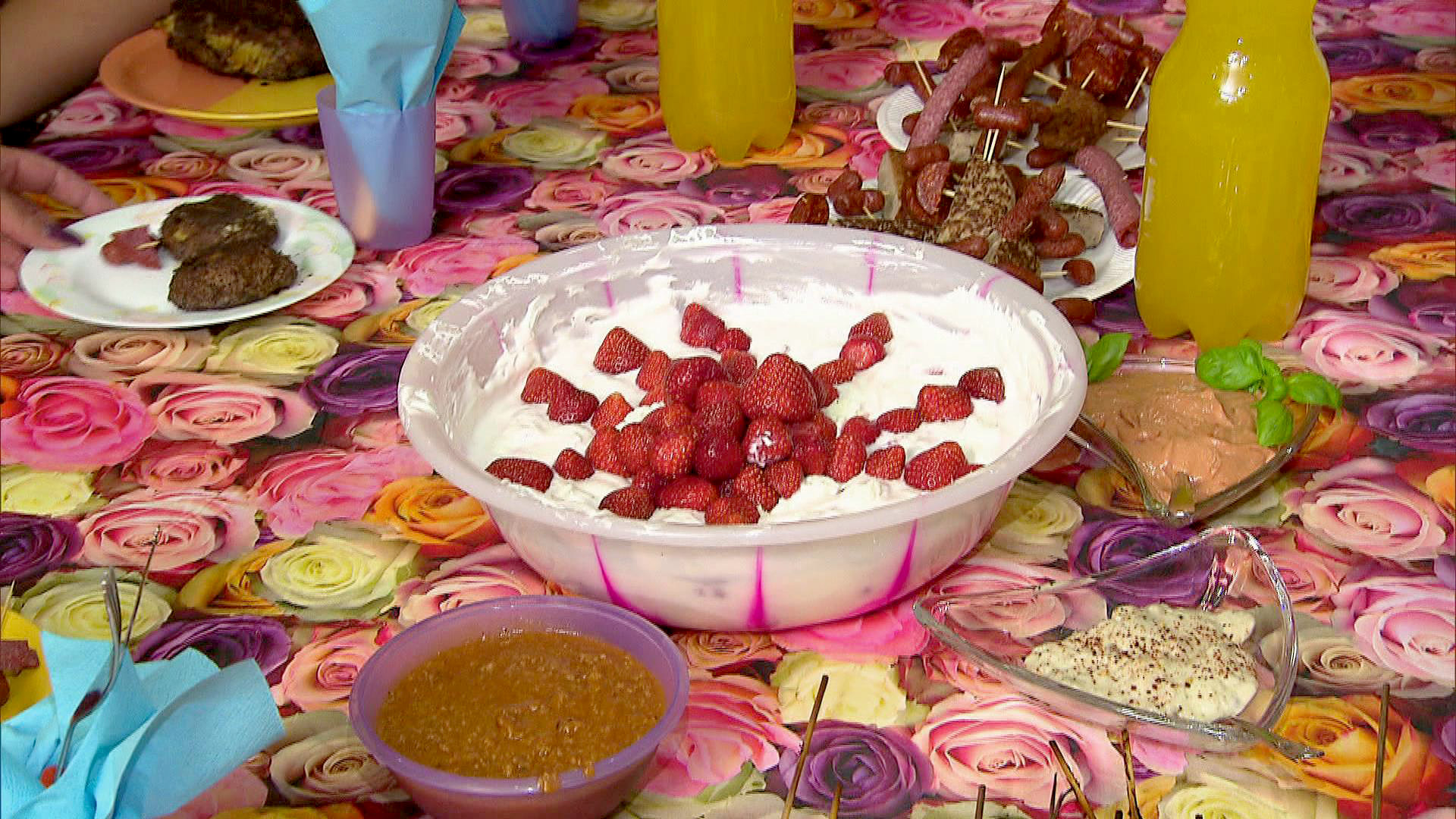 Rezept Selbstgemachte Currywurst Video Lecker Schmecker Wollny Rtlzwei 