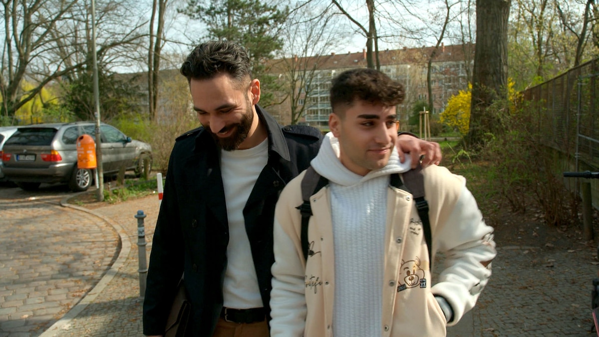 Berlin Tag Und Nacht Karim Ein pikantes Geheimnis - Berlin - Tag & Nacht - RTLZWEI