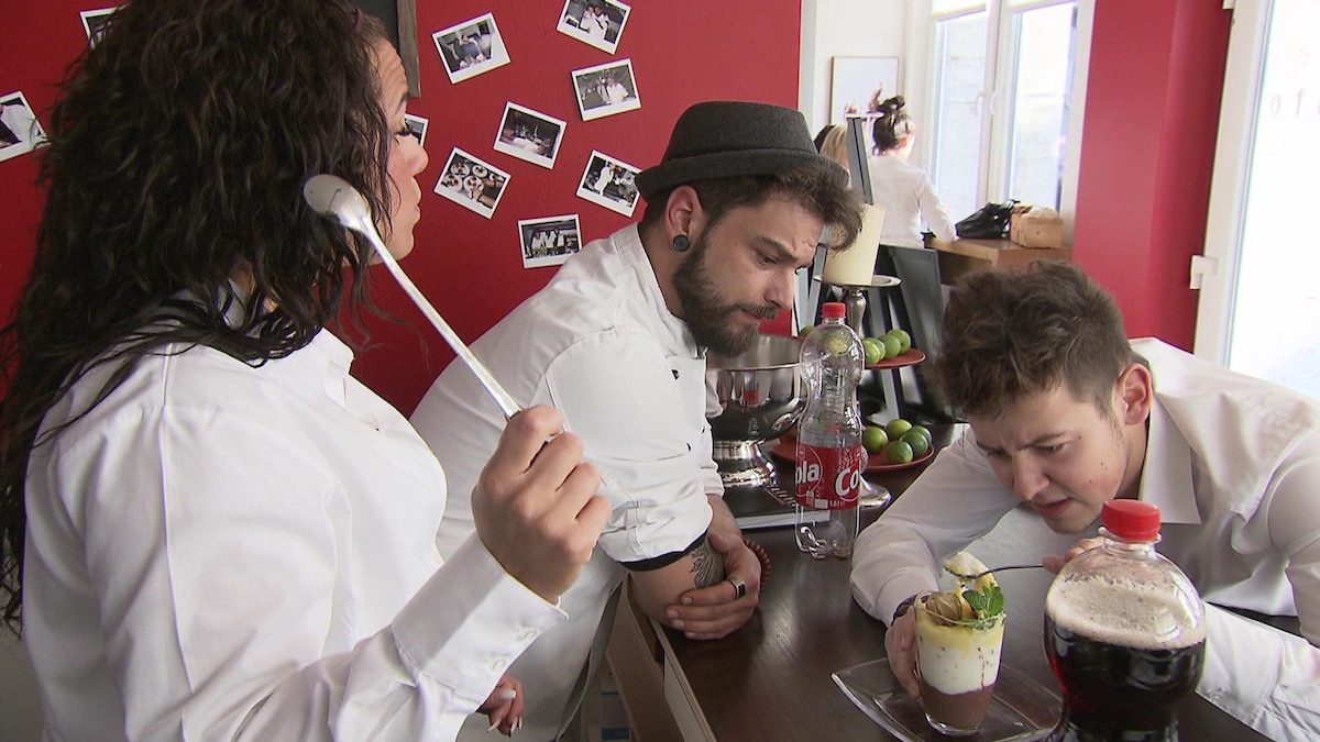 Tierparty in Sophias Restaurant (Video) - Köln 50667 - RTLZWEI