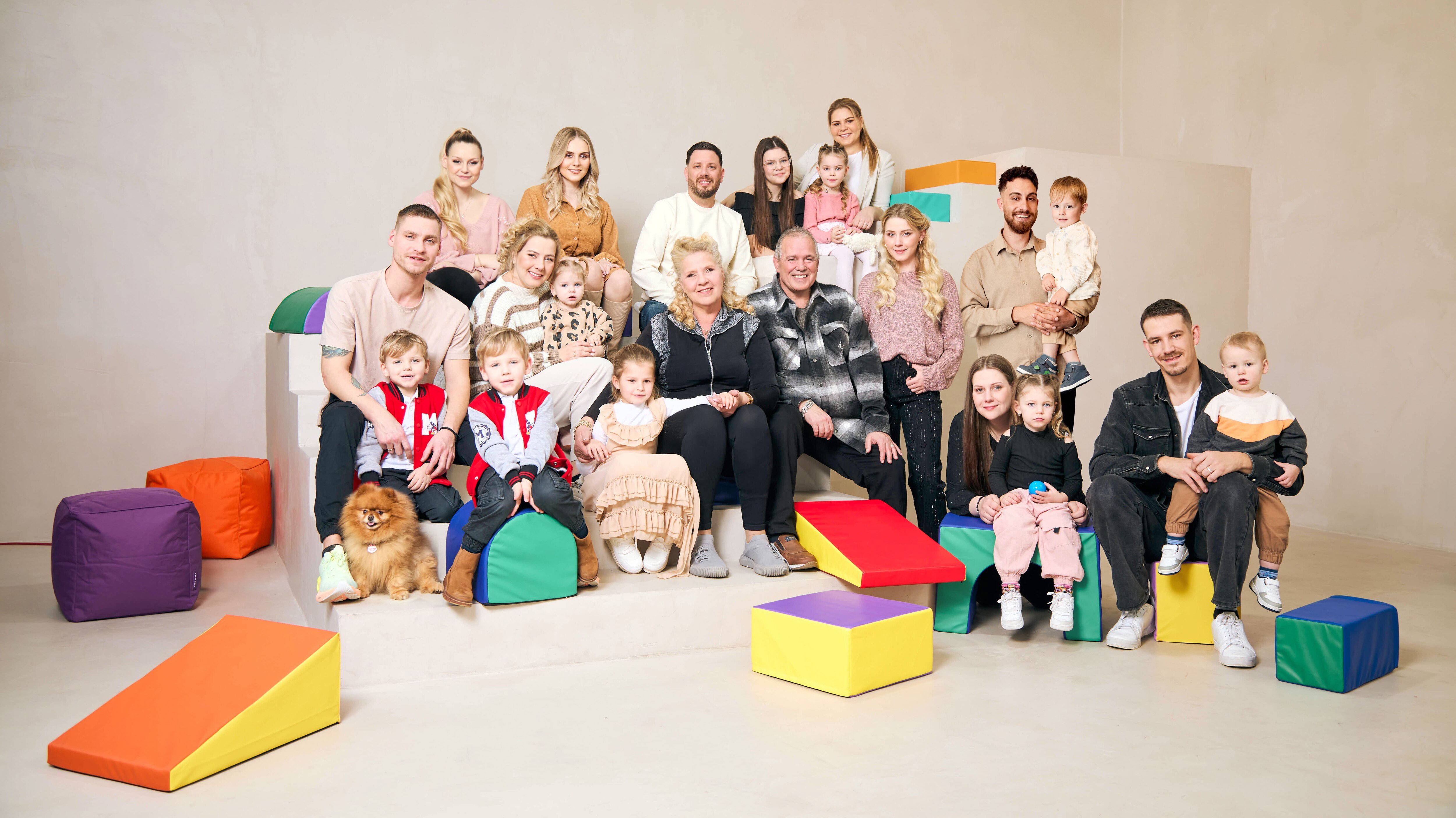 Die Wollnys": Neue Folgen ab 23. Juli 2025 - Die Wollnys - Eine schrecklich  große Familie - RTLZWEI