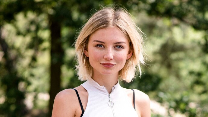 Wir sind jetzt: "Fee" wird gespielt von Julia Wulff.
